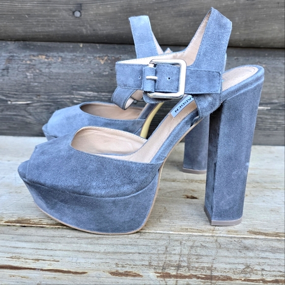 Steve Madden NEW!! Jillyy Gray Suede, Platform, Peep Toe Heels. WMS 7.5M - Picture 3 of 15